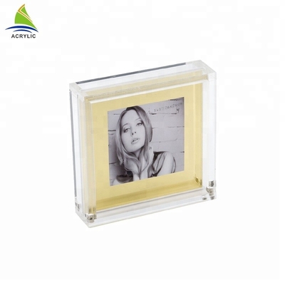 La foto de acrílico montada en la pared enmarca Eco - material claro transparente elegante amistoso
