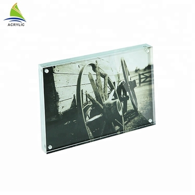 La foto de acrílico montada en la pared enmarca Eco - material claro transparente elegante amistoso