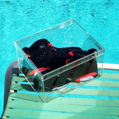 Caja de presentación de acrílico grande promocional de la zapatilla de deporte para la vitrina de acrílico de la zapatilla de deporte de Nike