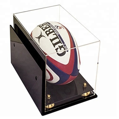 Superficie lisa de acrílico comercial de la caja de presentación de la bola de rugbi de los deportes de la caja de presentación con la base