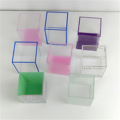 Coloreado 5 cajas de presentación de cristal laterales del cubo/cubo de acrílico claro grande de la exhibición