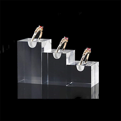 Exhibición de acrílico durable de la joyería, tenedor único de cristal claro moderno del anillo